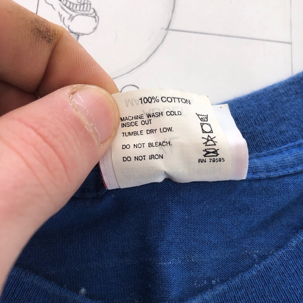 Vintage Marlboro Tee Shirt - Picture 6 of 6